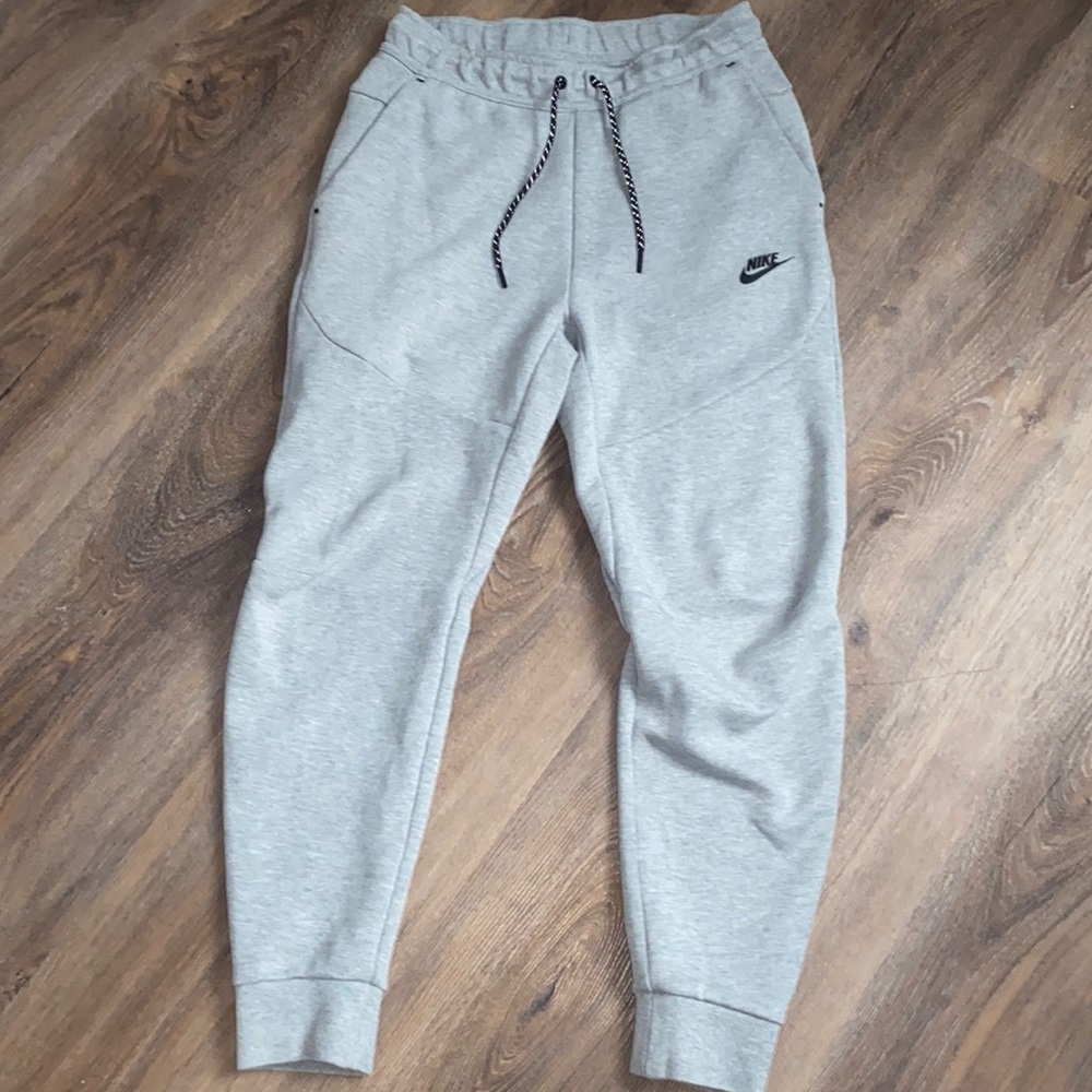 Nike Sportswear Tech Pants